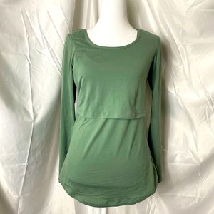 Kindred Bravely nursing long sleeve tee- Size M could be Maternity also!